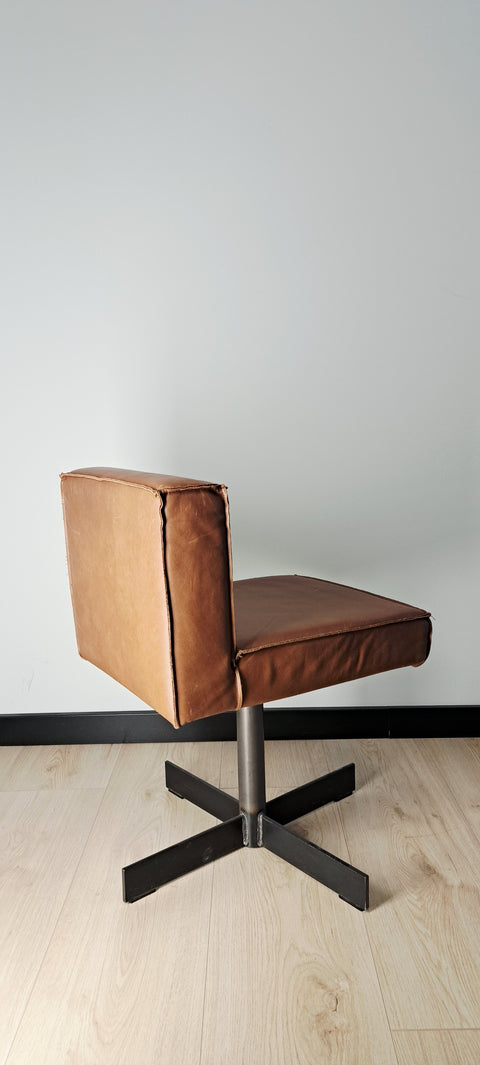 OUTLET - Lensvelt PH 1 kruk Bruin