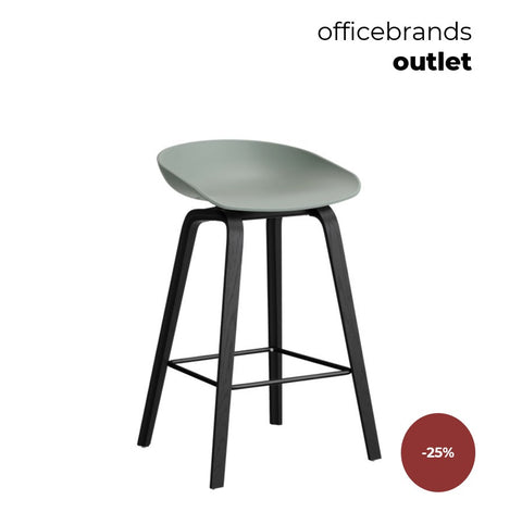 HAY AAS 32 Barkruk low Zwart gelakt eiken / Fall green (OUTLET)